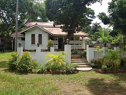 Illamperuma Villa Holiday Home