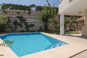 Villa Kirmizi Lale By Lycia Collections