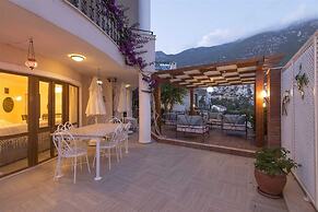 Villa Kirmizi Lale By Lycia Collections