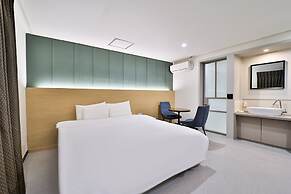 Calm Rest Hotel Busan Sasang