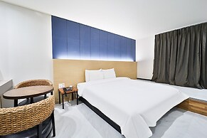 Calm Rest Hotel Busan Sasang