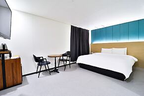 Calm Rest Hotel Busan Sasang