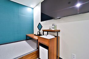 Calm Rest Hotel Busan Sasang