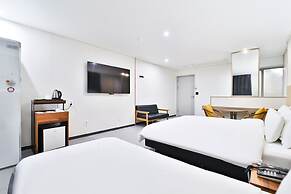 Calm Rest Hotel Busan Sasang