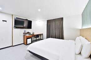 Calm Rest Hotel Busan Sasang