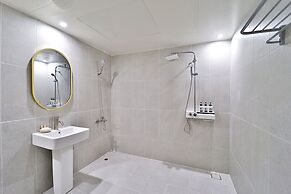 Calm Rest Hotel Busan Sasang