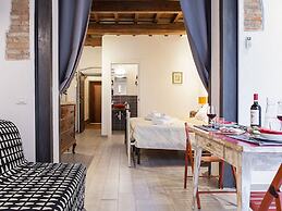 Santa Croce Apartment