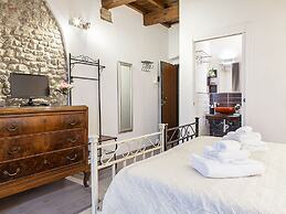 Santa Croce Apartment