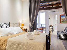 Santa Croce Apartment