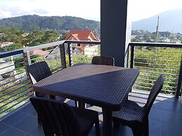 Restful 3BR Hillside Duplex