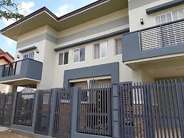 Restful 3BR Hillside Duplex