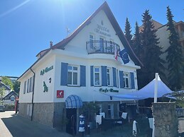 Willa 4 Pory Roku Uznam