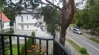 Willa 4 Pory Roku Uznam