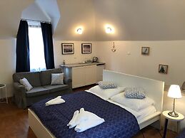 Willa 4 Pory Roku Uznam