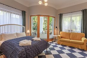 Willa 4 Pory Roku Uznam