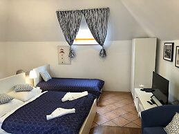 Willa 4 Pory Roku Uznam