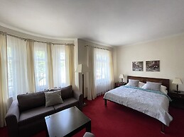 Willa 4 Pory Roku Uznam