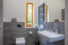 Willa 4 Pory Roku Uznam