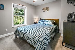 Distiller's Den 2 Bedroom Cabin by RedAwning