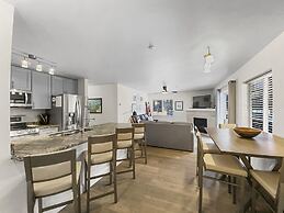 Swans Nest 1601 2 Bedroom Condo by RedAwning