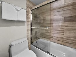 Swans Nest 1601 2 Bedroom Condo by RedAwning