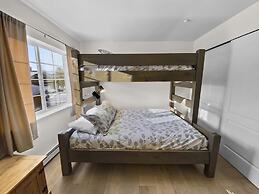 Swans Nest 1601 2 Bedroom Condo by RedAwning