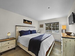 Swans Nest 1601 2 Bedroom Condo by RedAwning