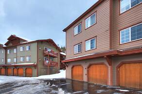 Swans Nest 1601 2 Bedroom Condo by RedAwning