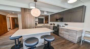 Spacious 3 Br Plaza Unit With Washer/dryer 3 Bedroom Condo - No Cleani