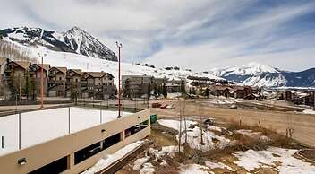 Spacious 3 Br Plaza Unit With Washer/dryer 3 Bedroom Condo - No Cleani