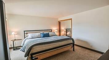 Spacious 3 Br Plaza Unit With Washer/dryer 3 Bedroom Condo - No Cleani