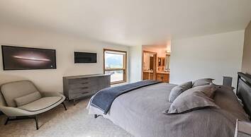 Spacious 3 Br Plaza Unit With Washer/dryer 3 Bedroom Condo - No Cleani