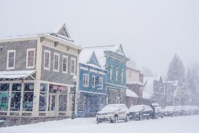 Spacious 3 Br Plaza Unit With Washer/dryer 3 Bedroom Condo - No Cleani