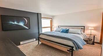 Spacious 3 Br Plaza Unit With Washer/dryer 3 Bedroom Condo - No Cleani