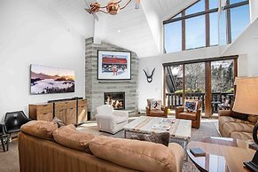 Ge Inn Plaza #109 4 Bedroom Condo by RedAwning