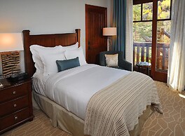 Ritz Carlton Bg Residentail St #327/328 2 Bedroom Condo by RedAwning