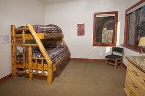 Robason  6 Bedroom Home by RedAwning