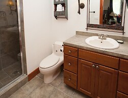 Robason  6 Bedroom Home by RedAwning