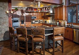 Robason  6 Bedroom Home by RedAwning