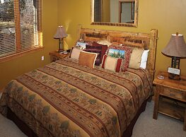 Canyon Run I-101 3 Bedroom Condo by RedAwning