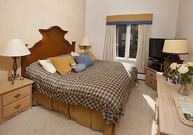 All Seasons G4 2 Bedroom Condo by RedAwning