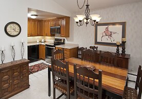 All Seasons G4 2 Bedroom Condo by RedAwning