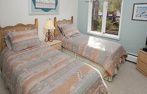 All Seasons G4 2 Bedroom Condo by RedAwning