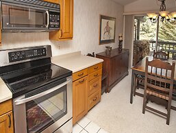 All Seasons G4 2 Bedroom Condo by RedAwning