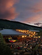 All Seasons G4 2 Bedroom Condo by RedAwning