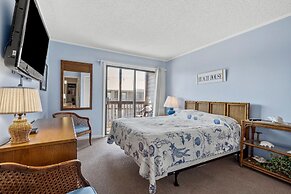 Tilghman Beach 316 - 3 Br Condo by RedAwning