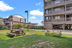 Tilghman Beach 316 - 3 Br Condo by RedAwning