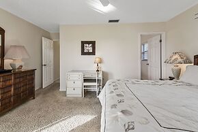 Beachview Condo 2 Bedroom Condo by RedAwning