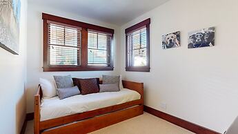 Juniper Crest #25 4 Bedroom Condo by RedAwning