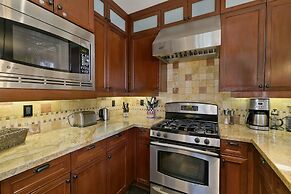 Juniper Crest #25 4 Bedroom Condo by RedAwning